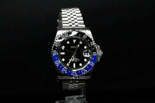 SeikoMod Batgirl GMT front view with black and blue bezel and GMT hand