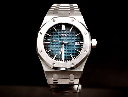 SeikoMod Blue Oak front view with blue textured dial and Royal Oak-inspired case