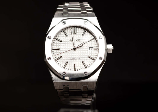 SeikoMod White Oak front view with white textured dial and Royal Oak-style case