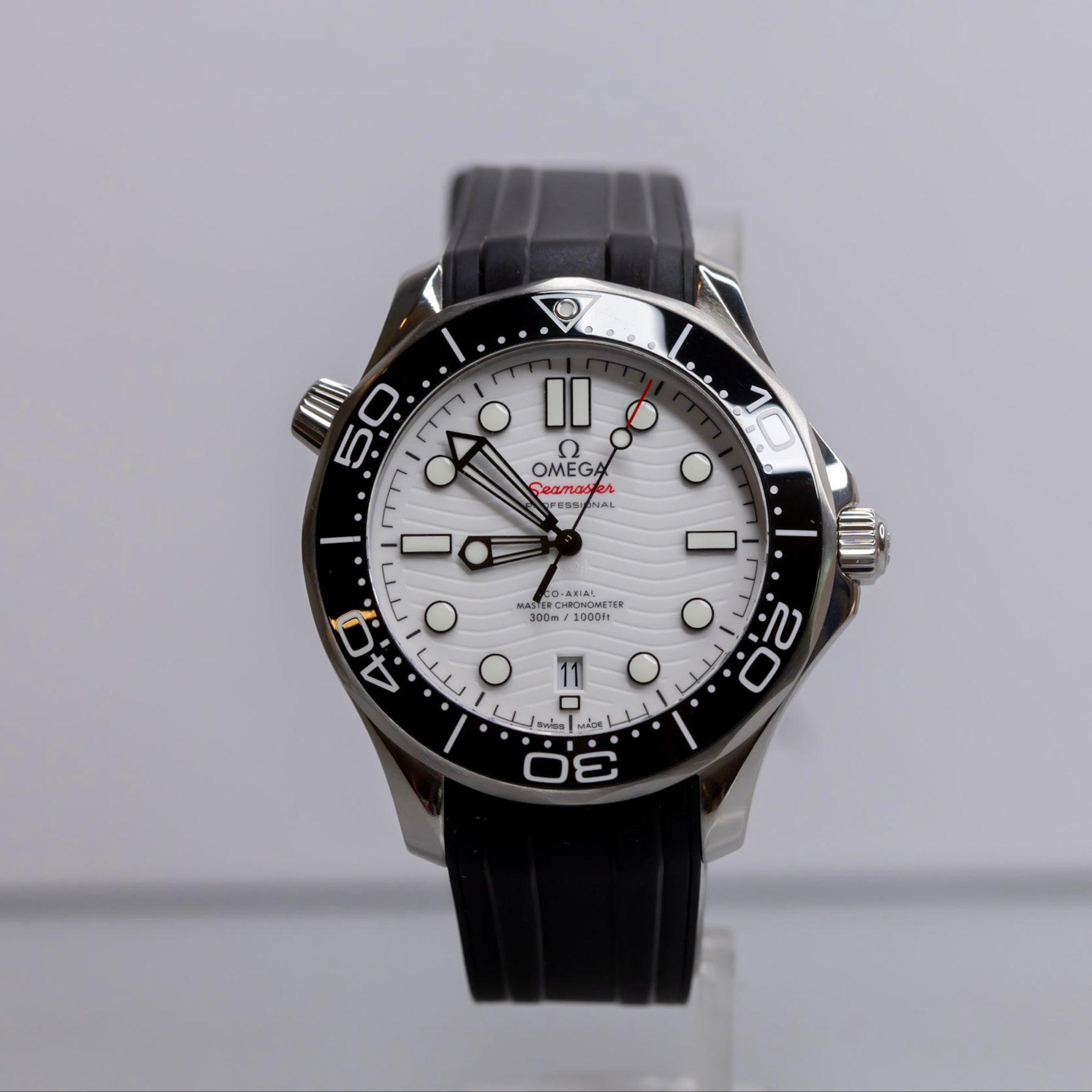 Omega Seamaster Diver 300M 42mm White Dial Stainless Steel Black Bezel