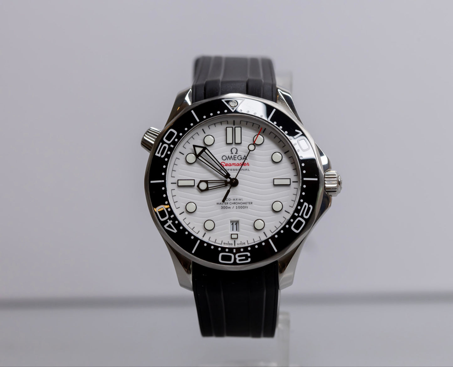 Omega Seamaster Diver 300M 42mm White Dial Stainless Steel Black Bezel