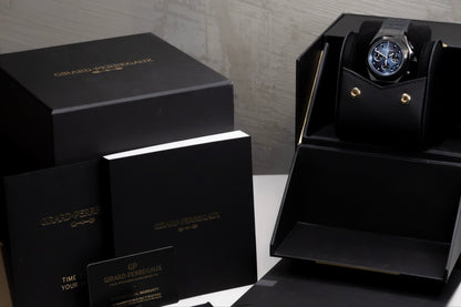 2023 Girard-Perregaux Laureato Absolute Chronograph Complete Set