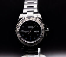Seikomod Black on Black Diver image 0
