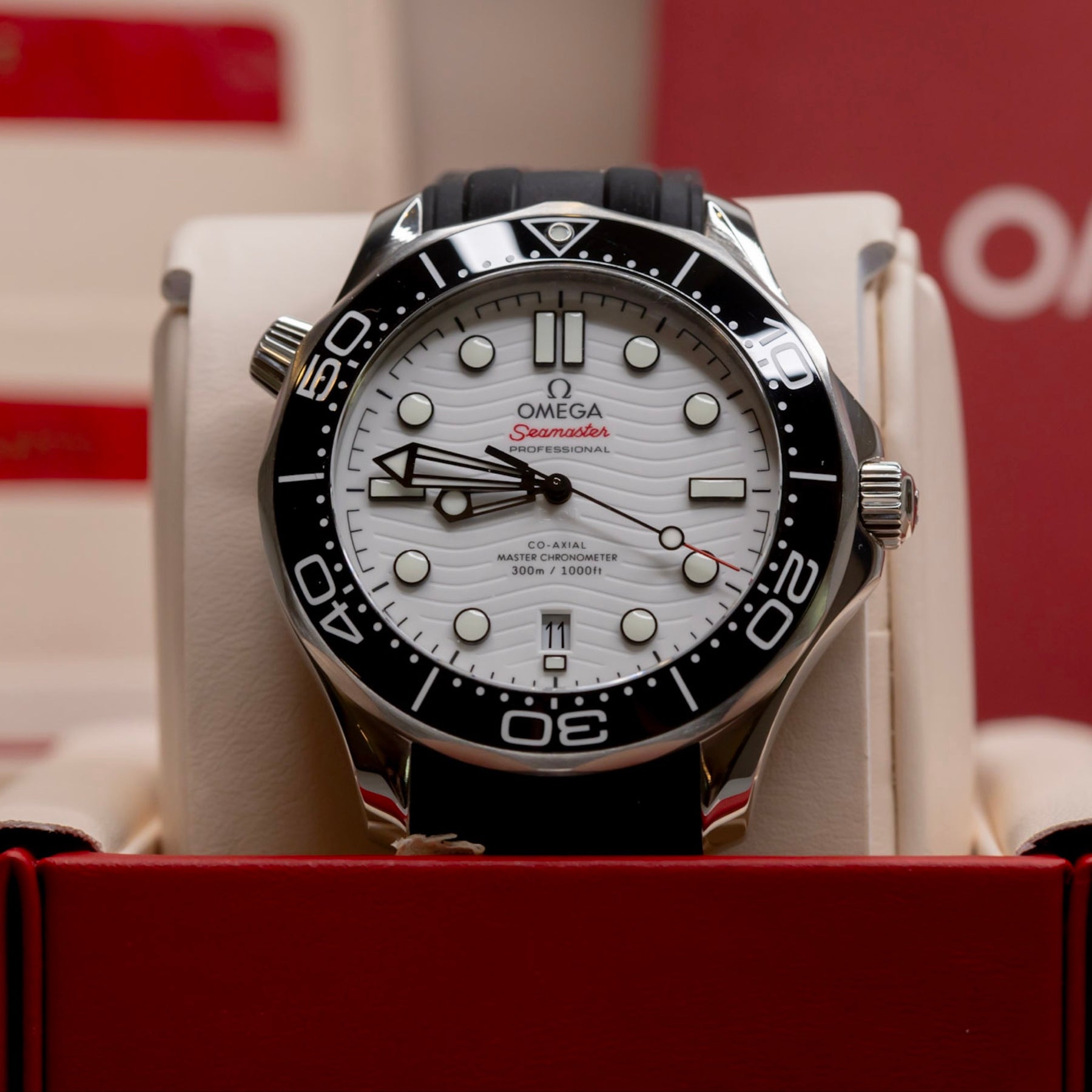 Omega Seamaster Diver 300M 42mm White Dial Stainless Steel Black Bezel