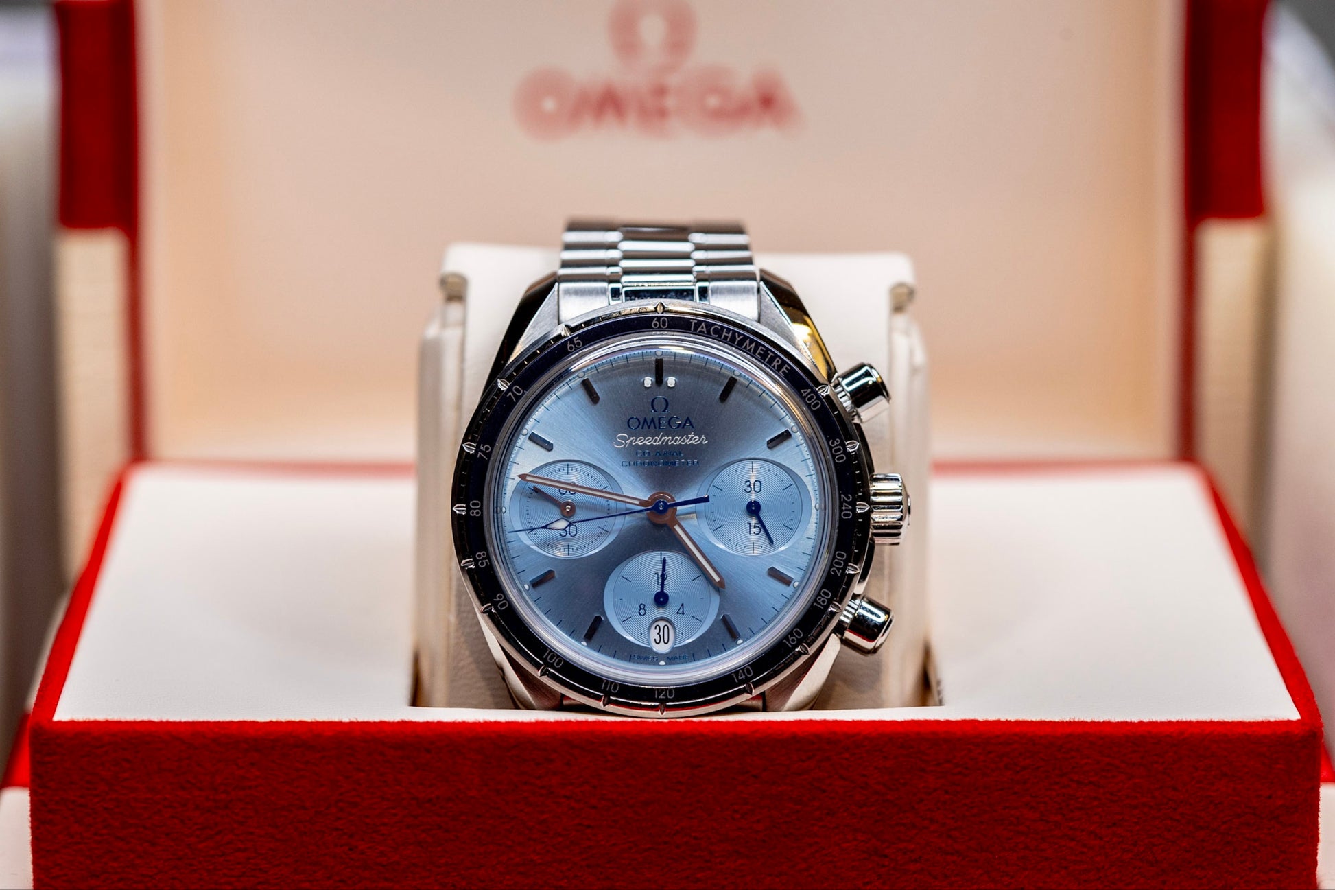 Omega Speedmaster Chronograph 38 review - blue dial watch in original box.
