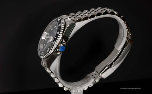 Seikomod Bruce Wayne GMT image 1