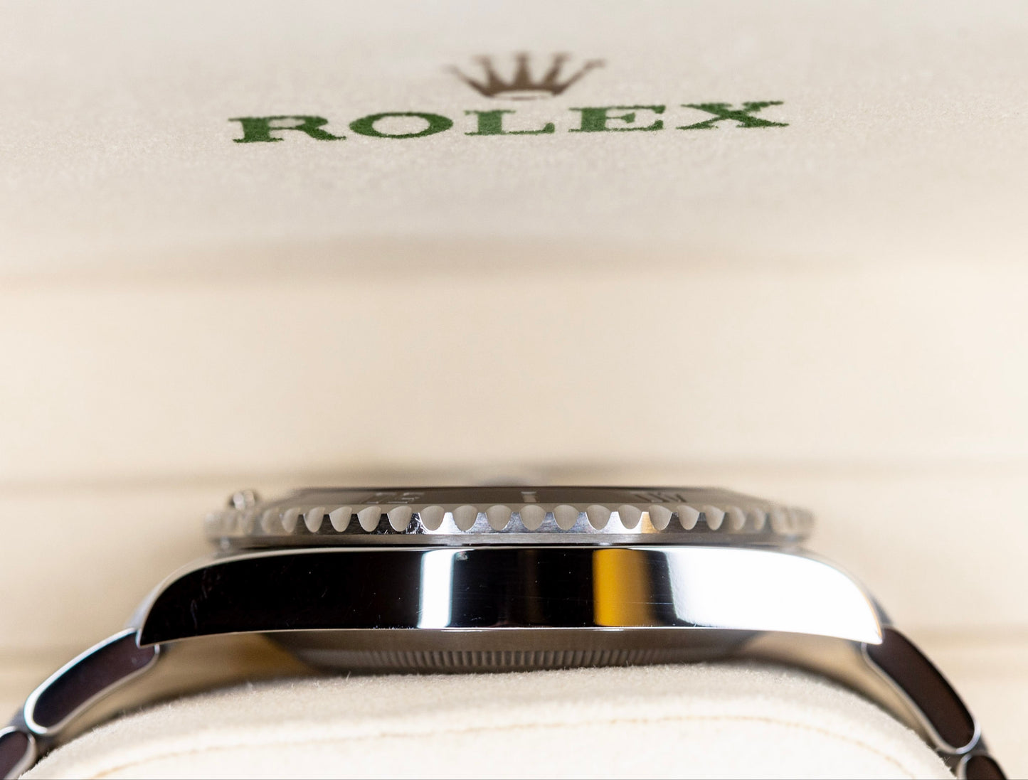 2025 Rolex Submariner Date - Complete Amazing Condition