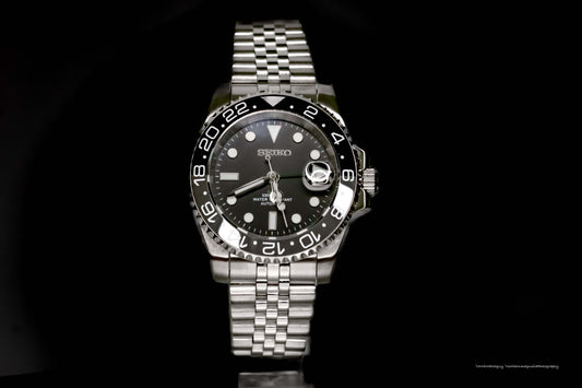 Seikomod Bruce Wayne GMT image 0