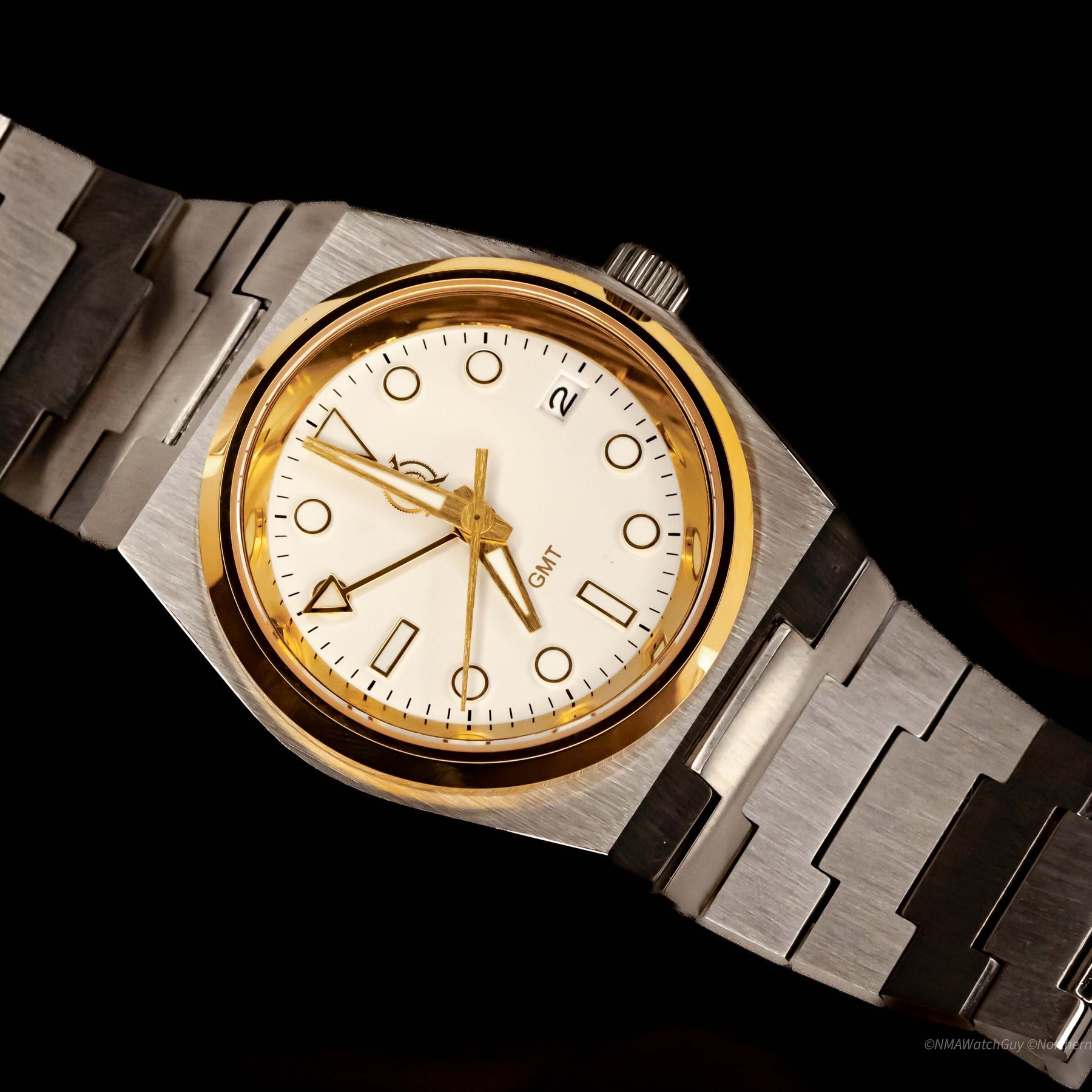The Expedition GMT Gold image 5