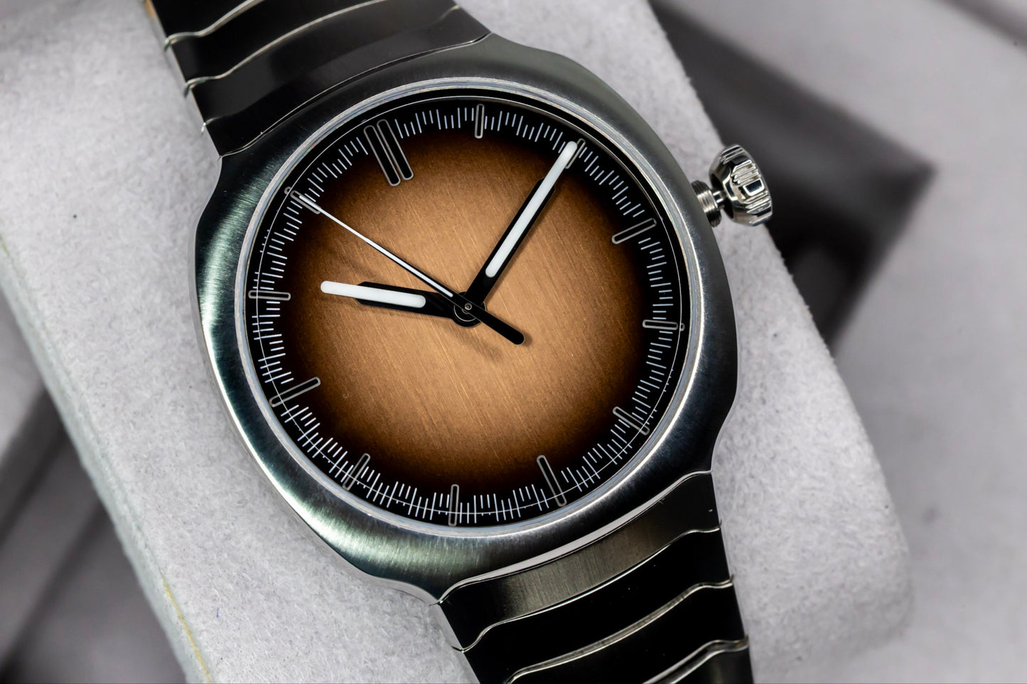 2024 H.Moser & Cie Streamliner Centre Seconds Smoked Salmon Complete