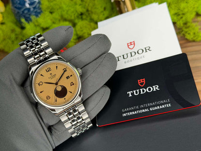 Tudor 1926 Luna Moon Phase