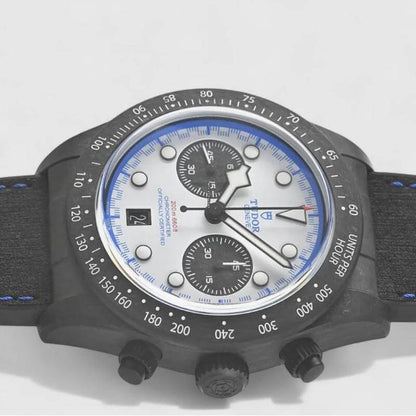 TUDOR BLACK BAY CHRONO “CARBON 25” LIMITED EDITION (79377KN)